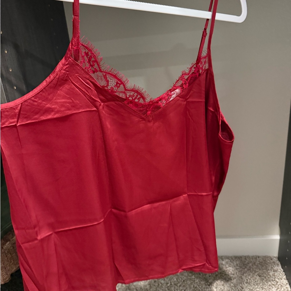 Zeagoo Burgundy Camisole with Lace Detail